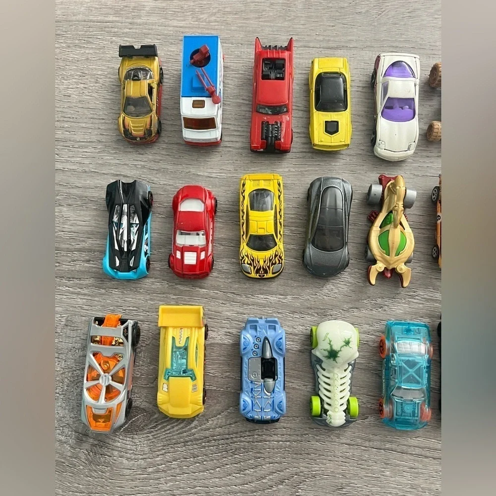 Hotwheels Toy Diecast Cars Lot Of 30 cars lot #7